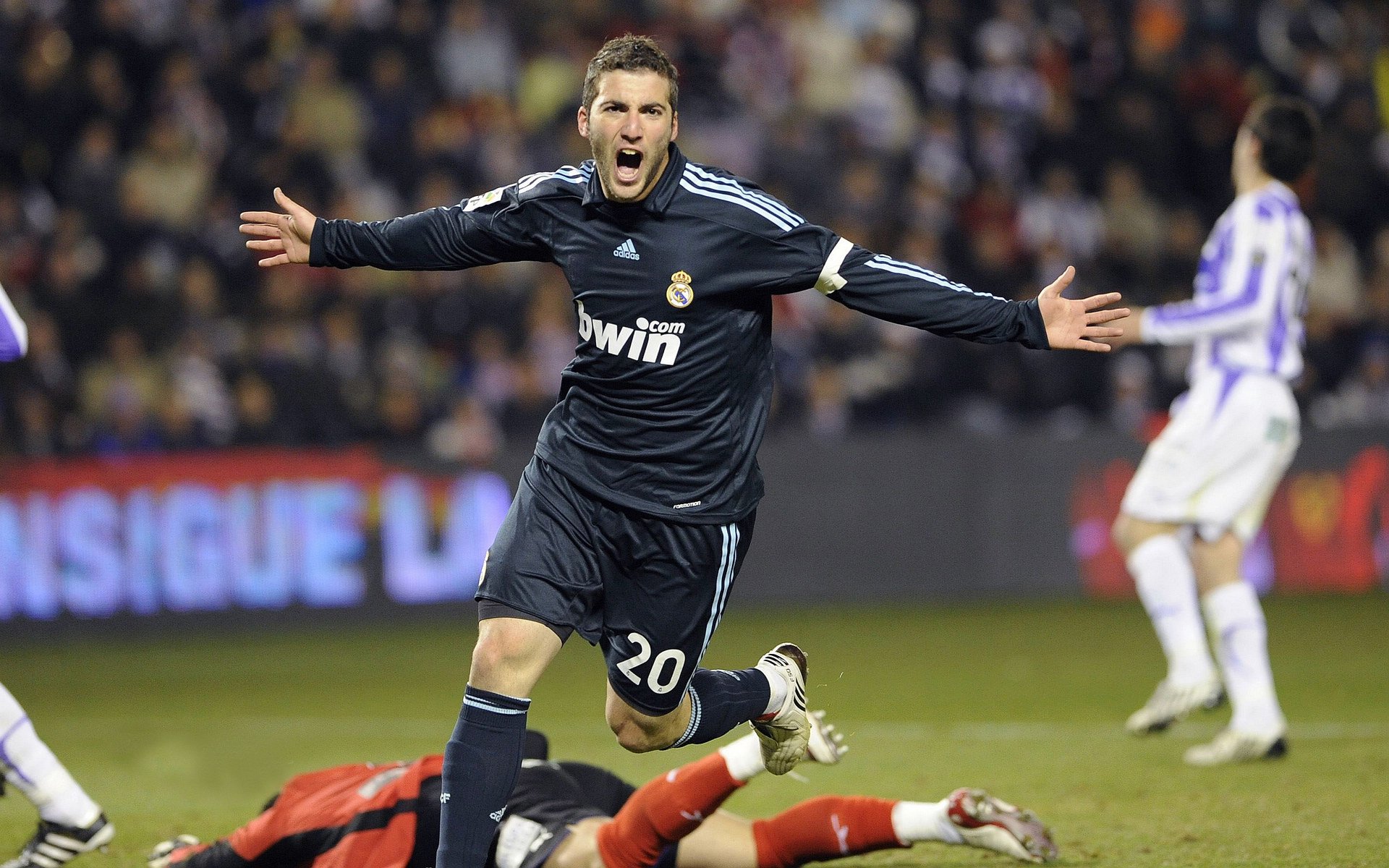 北欧风暴席卷突尼斯之夜,哈兰德终结波兰,新时代的关键先生诞生