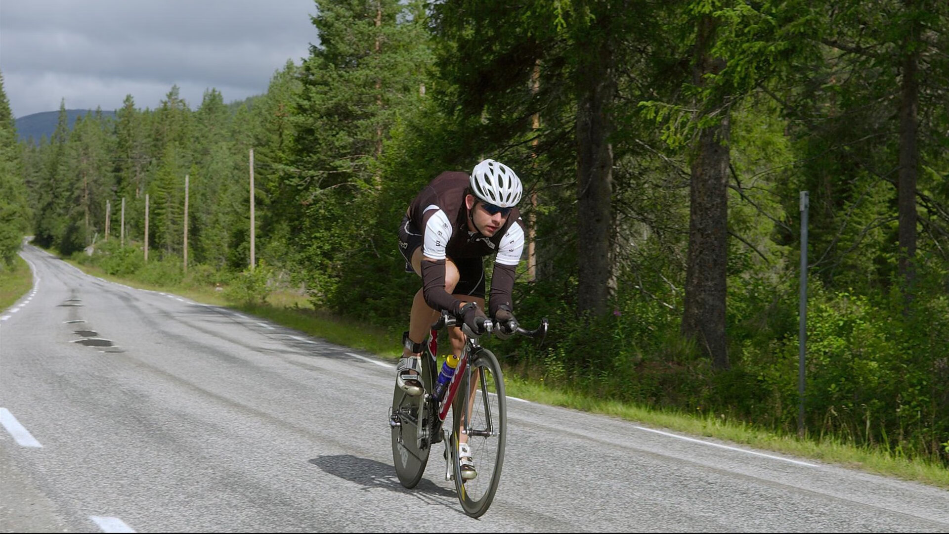 篮网一波带走山西队，乔治在美加墨世界杯接管比赛，跨越东西方的篮球叙事
