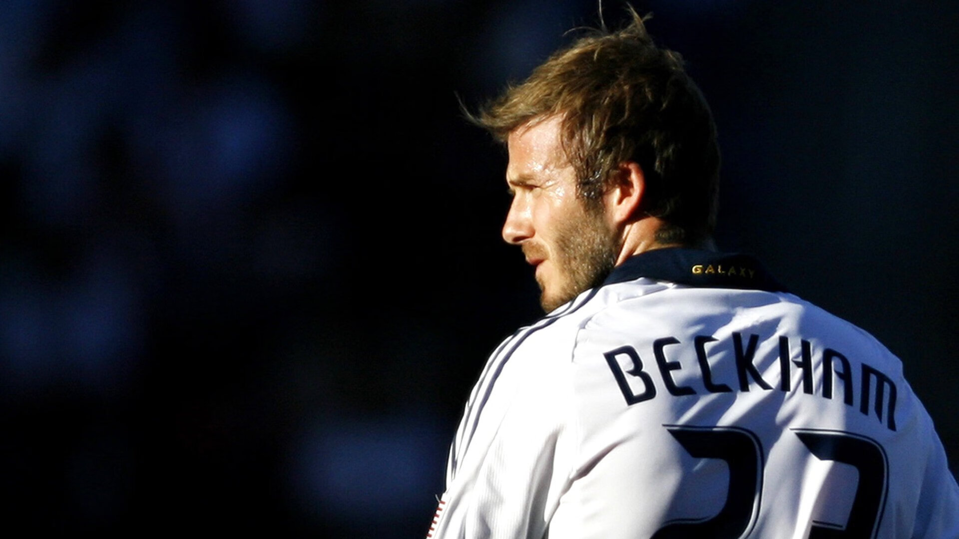 一骑绝尘，雄鹿铁蹄冲垮新疆，克莱冠军级演出铸就巅峰唯一